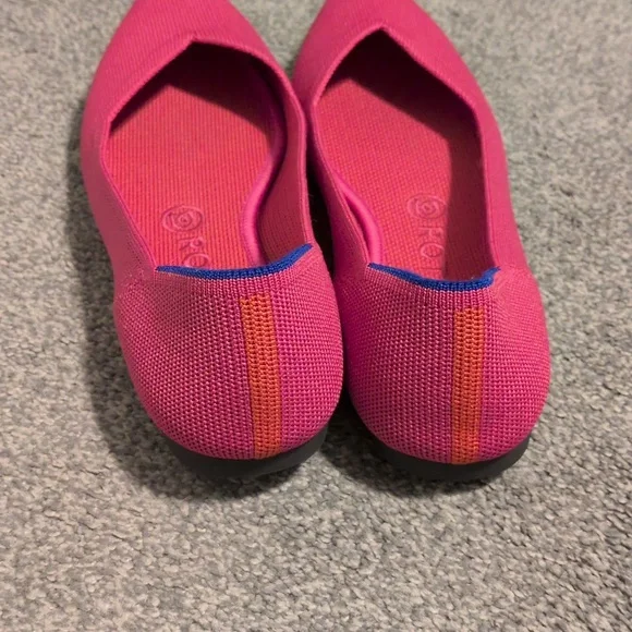 Rothy's Berry Pink Point Flats Size 8 - Picture 4 of 9